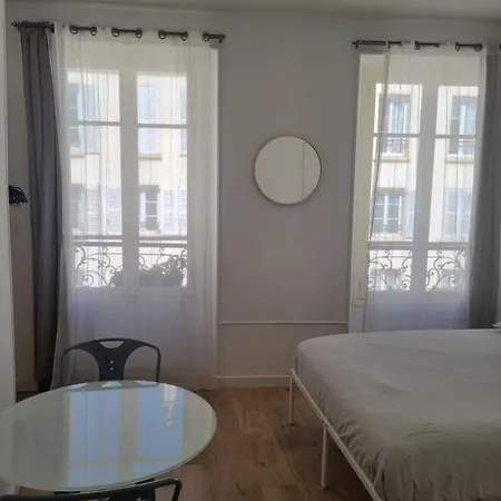 Privée - Vue Tour Eiffel 4*