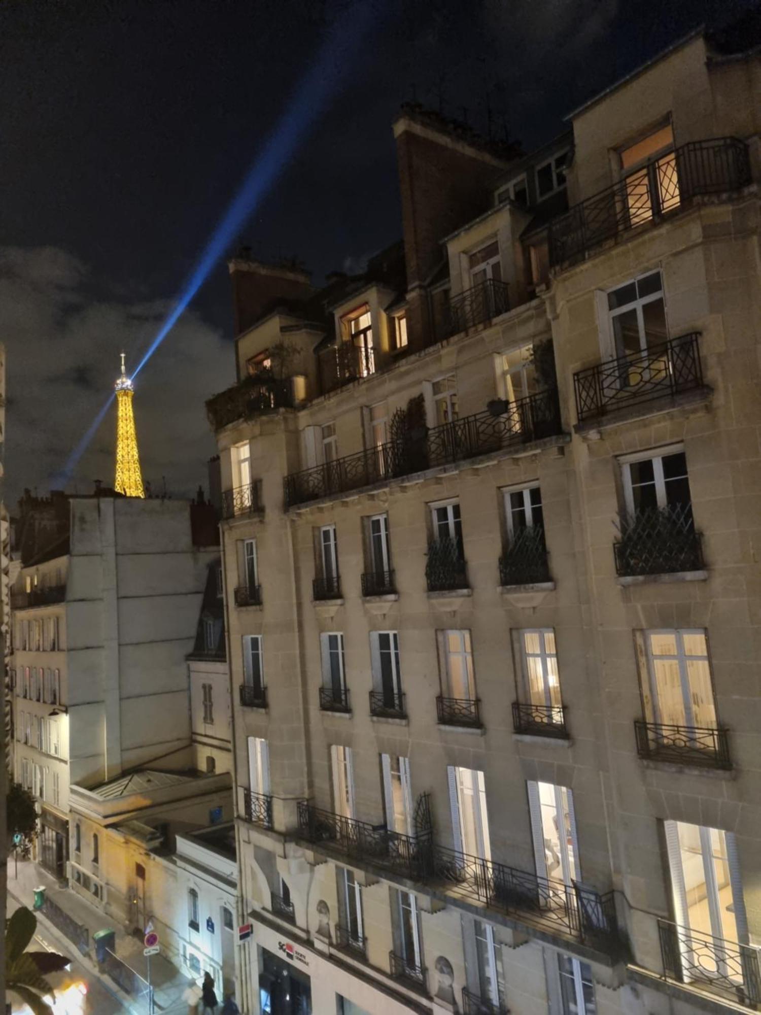 Privée - Vue Tour Eiffel 4*