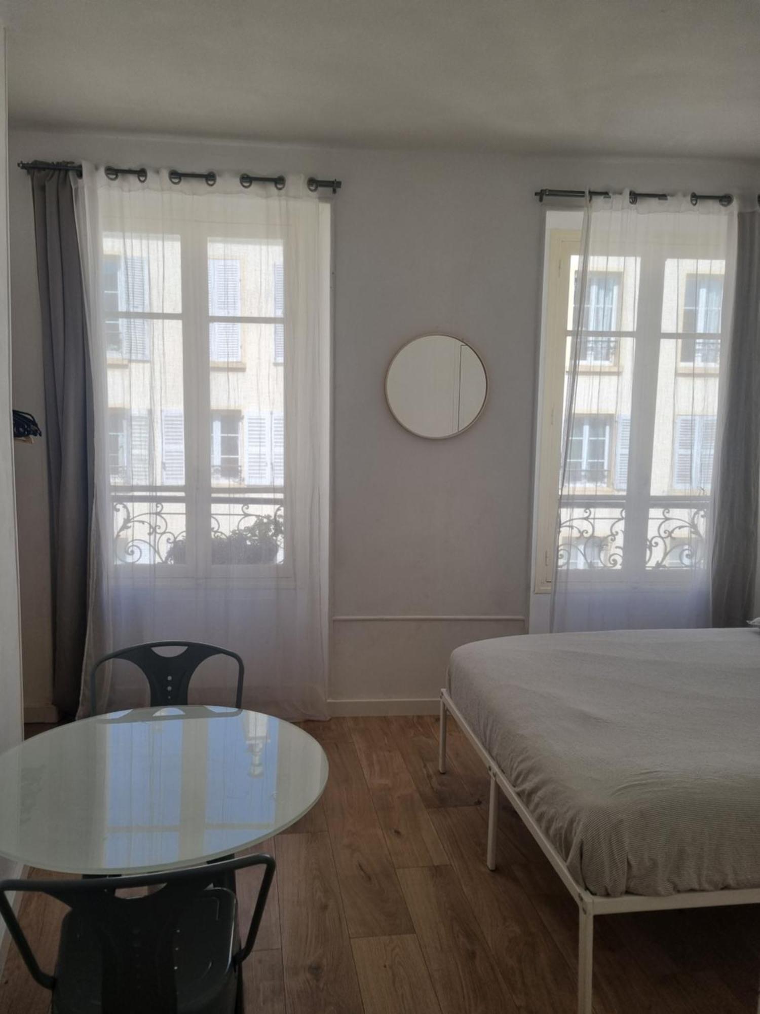 Privée - Vue Tour Eiffel 4*